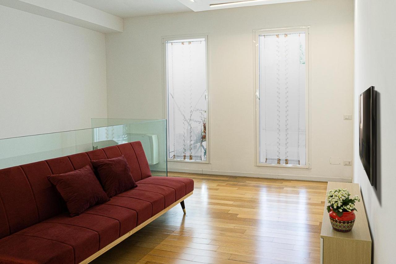Araba Fenice Lecce Luaran gambar