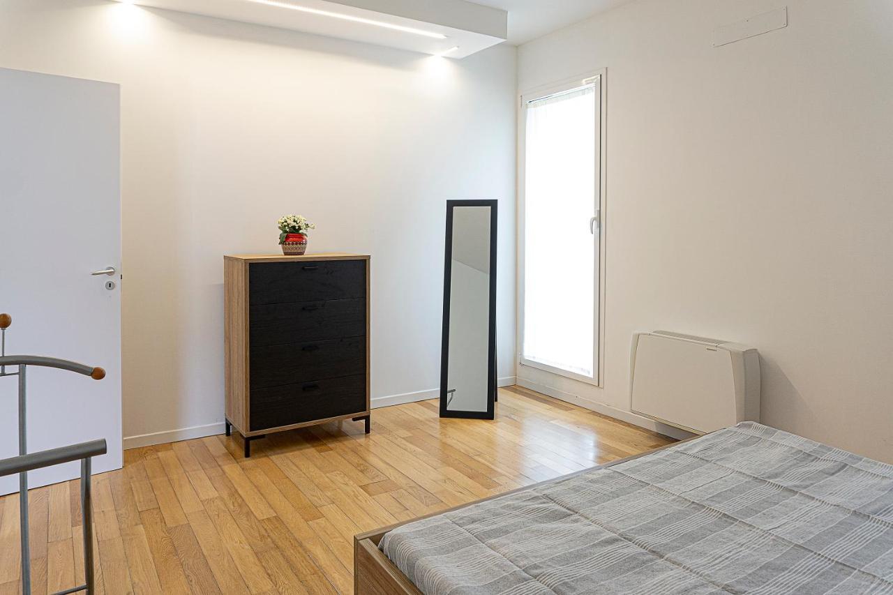 Araba Fenice Lecce Luaran gambar